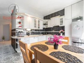 Prodej bytu 2+1, Hradec Králové - Pražské Předměstí, Hrubínova, 62 m2
