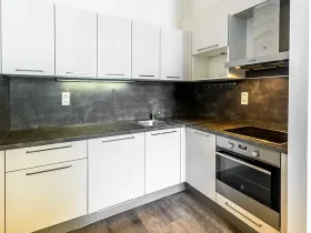 Pronájem bytu 1+kk, Praha - Holešovice, Na Maninách, 31 m2
