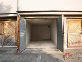 Prodej garáže, Praha - Podolí, U družstva Práce, 17 m2
