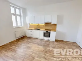 Pronájem bytu 2+kk, Žirovnice, Havlíčkovo náměstí, 39 m2