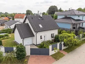 Prodej rodinného domu, Milovice, Zahradní, 95 m2