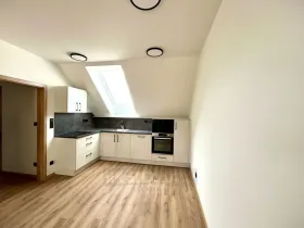 Pronájem bytu 2+kk, Kamenný Újezd, Budějovická, 42 m2