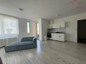 Pronájem bytu 1+kk, Chomutov, Žižkovo náměstí, 43 m2