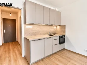 Pronájem bytu 1+kk, Hradec Králové - Nový Hradec Králové, Pod Zámečkem, 28 m2