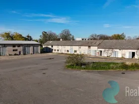 Prodej výrobních prostor, Chotětov, Husovo náměstí, 3000 m2