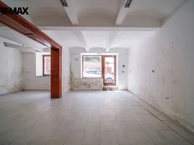 Prodej obchodního prostoru, Karlovy Vary, Moravská, 160 m2