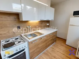 Pronájem bytu 1+1, Zlín, Dřevnická, 38 m2