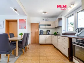 Prodej bytu 3+1, Milovice, Mírová, 93 m2