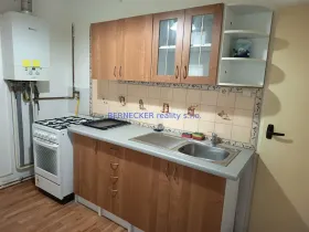 Pronájem bytu 1+1, Hradec Králové, V Kopečku, 42 m2