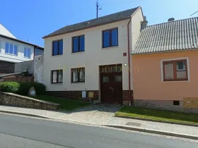 Prodej rodinného domu, Studená, nám. Sv. J. Nepomuckého, 180 m2