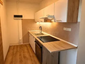 Pronájem bytu 2+1, Karlovy Vary, Svobodova, 34 m2