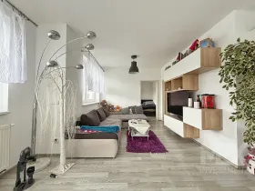 Pronájem bytu 2+kk, Hradec Králové, Antonína Petrofa, 51 m2