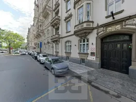 Pronájem garážového stání, Praha - Smíchov, Janáčkovo nábřeží, 15 m2