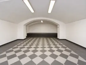 Pronájem skladu, Praha - Vinohrady, Italská, 108 m2