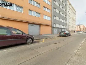 Prodej garážového stání, Praha - Nusle, Bartoškova, 11 m2