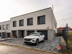 Pronájem bytu 4+kk, Hradec Králové - Nový Hradec Králové, Buková, 149 m2
