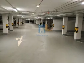 Pronájem garážového stání, Praha, Březenská, 12 m2