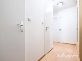 Pronájem bytu 2+kk, Praha, Lessnerova, 43 m2