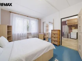 Prodej bytu 1+1, Karlovy Vary - Dvory, Chebská, 33 m2