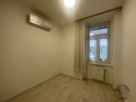 Pronájem bytu 1+kk, Praha - Smíchov, Plzeňská, 11 m2