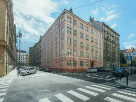 Prodej bytu 3+1, Praha - Bubeneč, U studánky, 82 m2