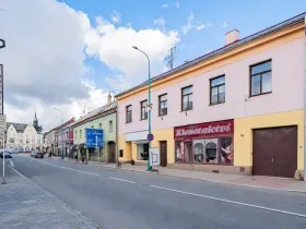 Prodej činžovního domu, Chlumec nad Cidlinou - Chlumec nad Cidlinou I, Klicperovo náměstí, 700 m2