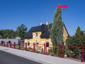 Prodej rodinného domu, Pomezí nad Ohří - Hraničná, 267 m2