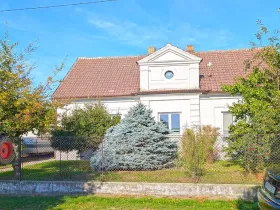 Prodej rodinného domu, Dobřenice, 216 m2