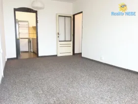 Pronájem bytu 2+kk, Praha - Kobylisy, Famfulíkova, 47 m2