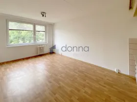 Pronájem bytu 1+kk, Praha, Božetická, 29 m2