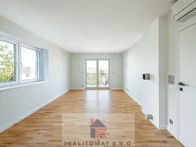 Pronájem bytu 4+kk, Praha - Komořany, Pod lesem, 343 m2