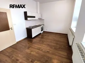 Pronájem bytu 1+kk, Rousínov, 31 m2