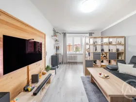 Prodej bytu 2+1, Ostrava - Poruba, Liptaňské náměstí, 54 m2