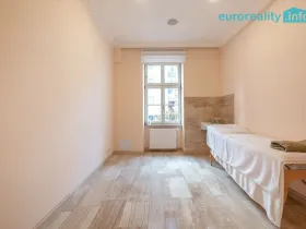 Pronájem obchodního prostoru, Karlovy Vary, Zámecký vrch, 20 m2