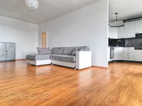 Pronájem bytu 2+kk, Praha - Kobylisy, Hlaváčova, 58 m2