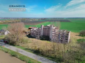 Prodej komerčního pozemku, Všestudy - Dušníky nad Vltavou, 42524 m2