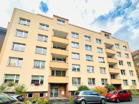 Prodej bytu 3+1, Karlovy Vary, Šmeralova, 87 m2