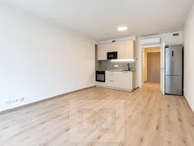 Pronájem bytu 1+kk, Praha - Hloubětín, Poděbradská, 32 m2