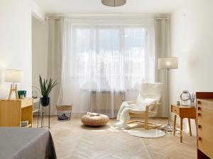 Prodej bytu 3+1, Praha, Biskupcova, 83 m2