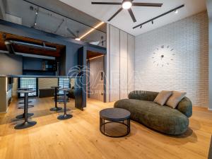 Pronájem bytu 1+kk, Praha - Holešovice, Tusarova, 53 m2