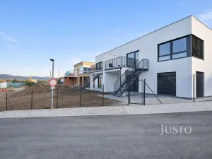 Prodej bytu 4+kk, Písek, Dolní, 76 m2