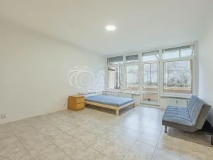 Pronájem bytu 1+kk, Praha - Zbraslav, Spojařů, 32 m2