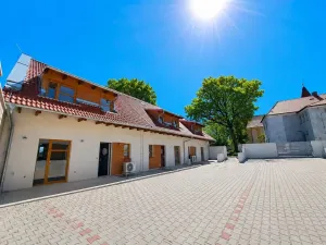 Prodej bytu 4+kk, Stochov, náměstí u dubu, 110 m2