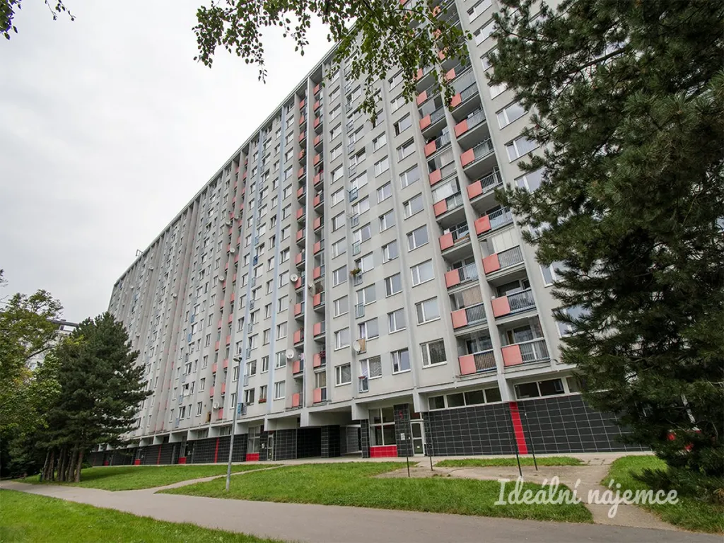 3+1, Taussigova, Praha 8 - Kobylisy