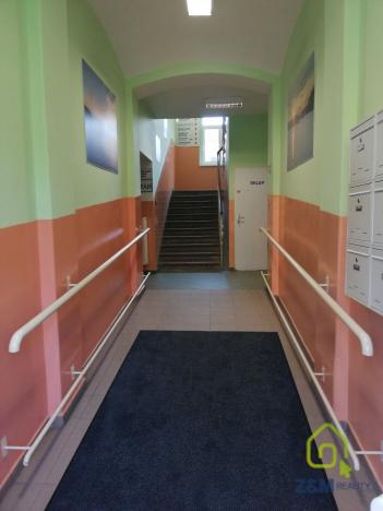 Pronájem obchodního prostoru, Sokolov, nábřeží Petra Bezruče, 26 m2