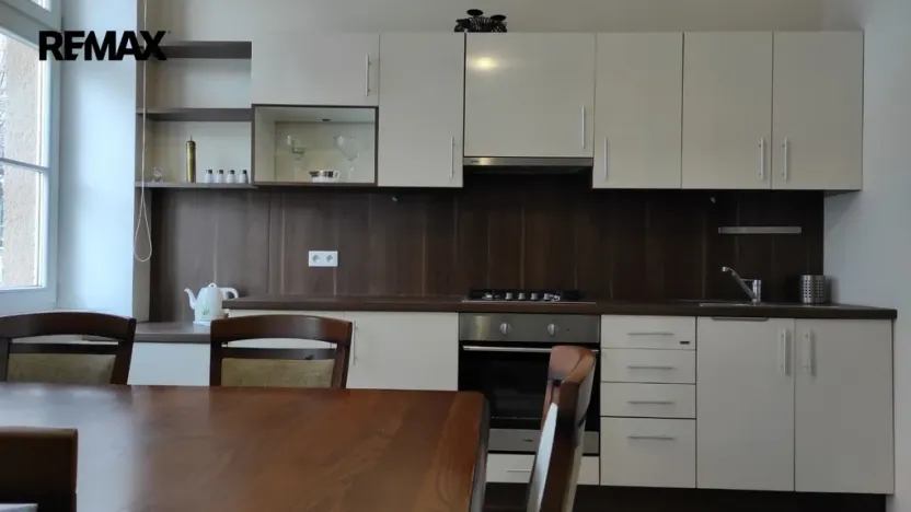 Prodej bytu 3+1, Karlovy Vary, Moskevská, 85 m2