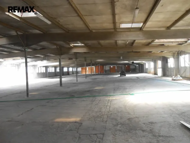 Pronájem výrobních prostor, Měnín, 1030 m2