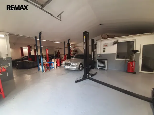 Prodej komerční nemovitosti, Brno - Židenice, Šámalova, 2369 m2