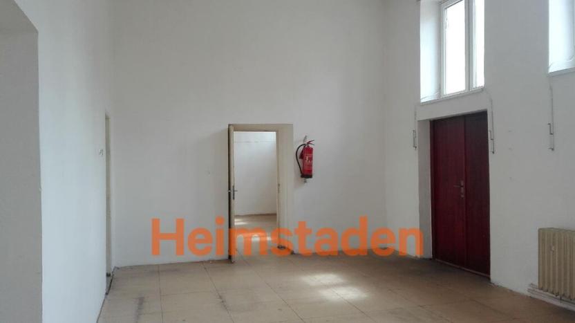 Pronájem obchodního prostoru, Karviná - Nové Město, nám. Budovatelů, 126 m2