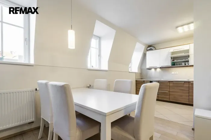 Prodej činžovního domu, Karlovy Vary, Bulharská, 635 m2